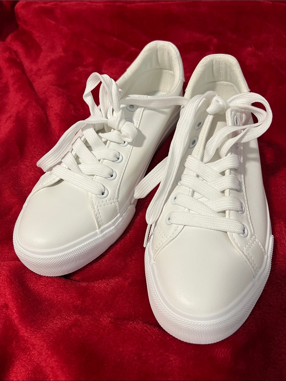 Women's White Low-Top Casual Sneakers